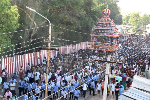 Panguni Uthiram Devotees throng in Palani Murugan Temple Chariot festival