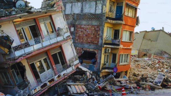 Five people killed 1 000 homes destroyed when a magnitude 6 9 earthquake Papua New Guinea