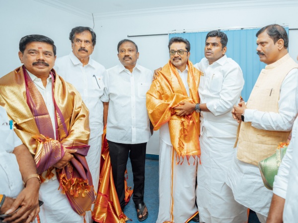 Netizens are trolling the video of Sarathkumar criticizing BJP