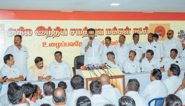 Netizens are trolling the video of Sarathkumar criticizing BJP