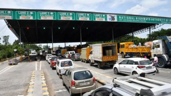 Tamil Nadu toll gate prices have gone up Commuters may have to bear the Union decision