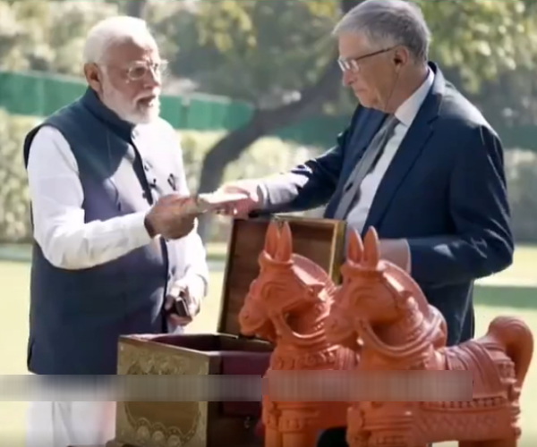 PM Modi gifted Thoothukudi pearls to Microsoft founder Bill gates PM Modi gifted Thoothukudi pearls to Microsoft founder Bill gates