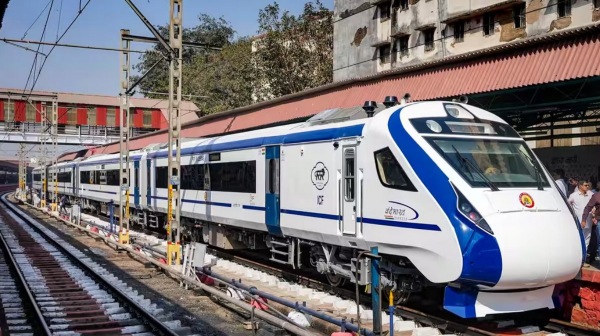 Madurai to Bangalore route Vande Bharat Stoppages at Dindigul Karur Salem Dharmapuri Hosur