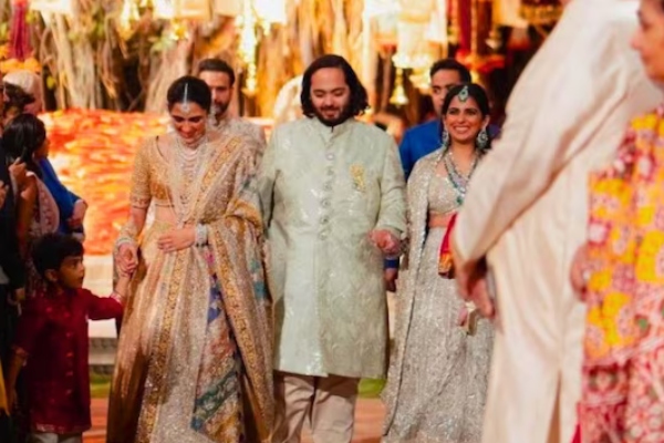 Nita Ambani wore stunning Kanchipuram silver silk saree