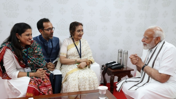 Prime Minister Narendra Modi meets Vyjayanthimala in Chennai