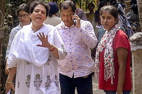 Sandeshkhali Violence NCW chairperson Rekha Sharma submits reports to Droupadi Murmu and recommends prsident s rule in West Bengal