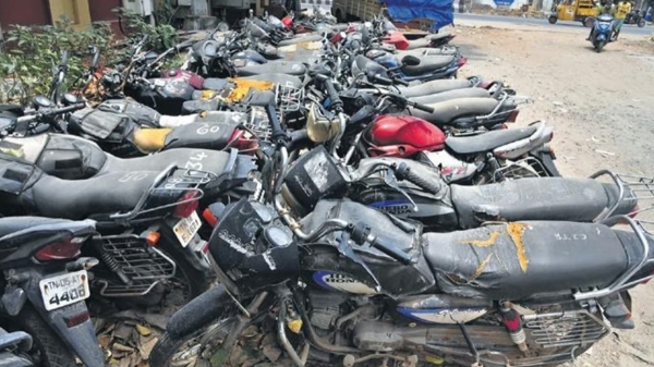 Motorcycles seized in cases in Chennai Virugampakkam police station missing 3 cops suspended Motorcycles seized in cases in Chennai Virugampakkam police station missing 3 cops suspended
