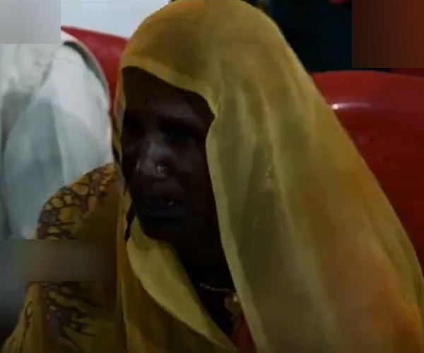 Rahul Gandhi took slipper of Dalit women and made her to wear
