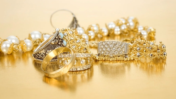 Are you buying old gold jewellery How should jewellery buyers beware