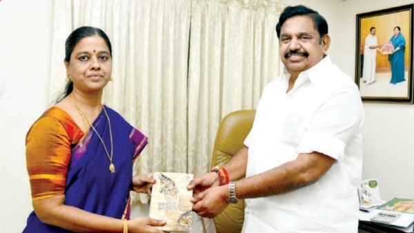 Lok Sabha Election 2024 Ex Naam Tamilar Candidate Natchiyal Suganthi joins AIADMK Lok Sabha Election 2024 Ex Naam Tamilar Candidate Natchiyal Suganthi joins AIADMK