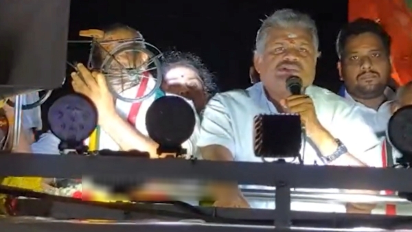 Tamil Manila Congress president GK Vasan asks vote for Hand symbol instead of Bicycle