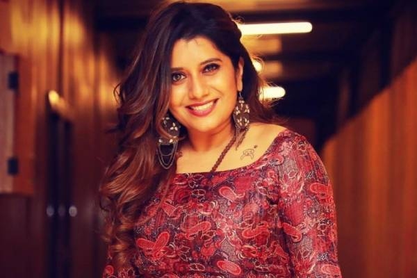 VJ Archana about her married life problem
