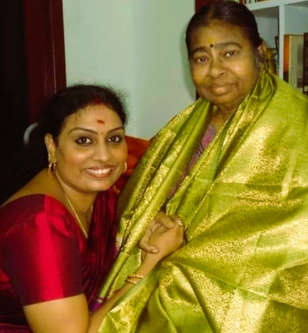 Sargunapandian daughter in law Shimla Muthucholan Joined AIADMK