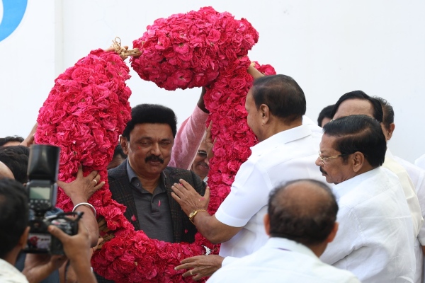 Annamalai success formula The story of Edappadi falling