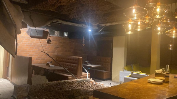 Roof of the popular Sekhmet Bar collapsed in Chennai s busy Chamiers Road full details