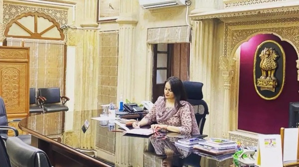 What Is The Salary Of An IAS Officer And What are the Other Perks