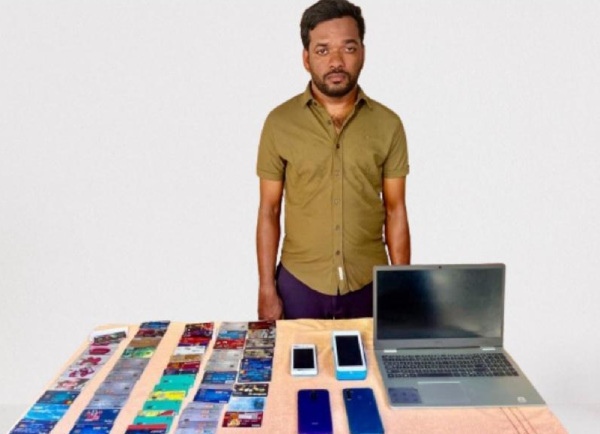 Missing ATM Card without Swipe Machine and Who is this Engineering graduate in the Chennai Bank ATM centers