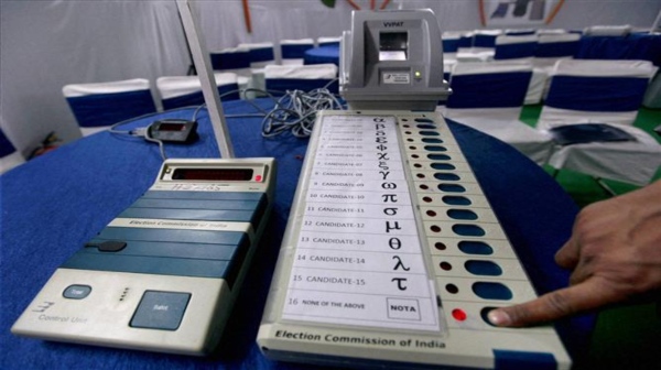 As the Lok Sabha elections begin tomorrow in TN electronic voting machines are being taken to the polling stations