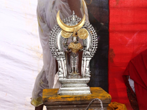 Congress urges PM Modi Should visit chicken prasad Kerala temple