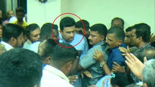 BJP MP Tejasvi surya forced to leave event Congress trolls as emergency exit again
