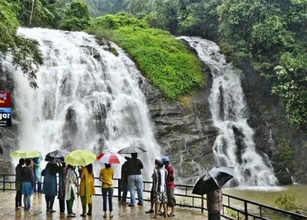 Top hill stations in south India that tourists must visit