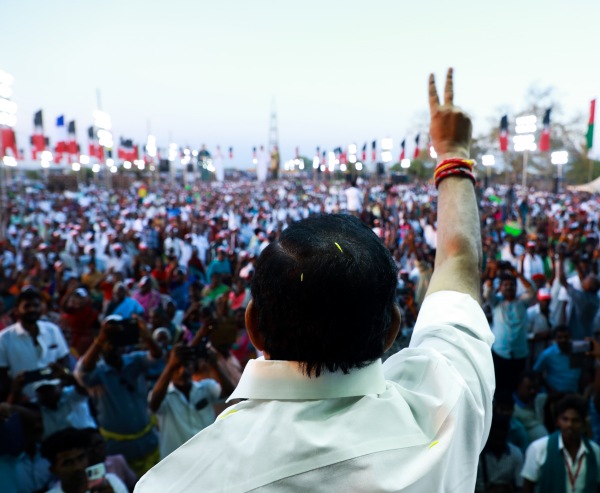 What is the current status of AIADMK position in Tamil Nadu Lok Sabha elections