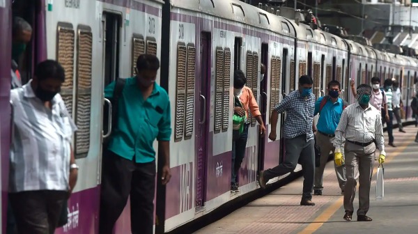 Chennai Commuters will no longer need to wait in long Queue to buy a ticket for a suburban train