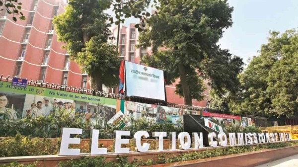CSDS survey shows that ther is dip in trust in Election Commission