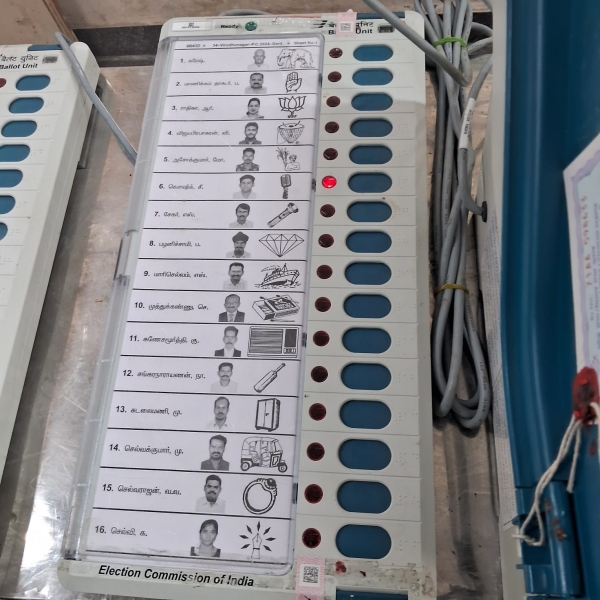 Naam Tamilar Katchi has complained to Election Commission that the mic symbol is different