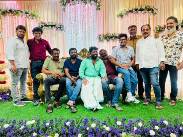 Director Parthiban congratulated director Cheran s daughter on her wedding