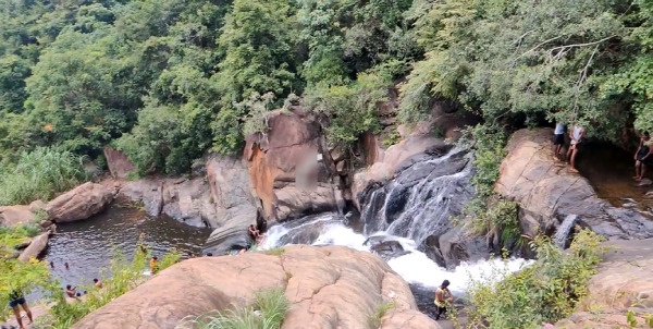 A waterfall near Dindigul to enjoy a summer vacation
