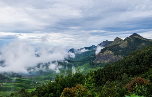 Super Climate Than Vagaman Munnar Tourist Destinations List Of Tamilnadu Tourist places For Summer