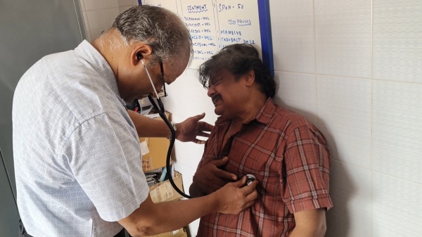 Vellore lok sabha candidate Mansoor ali khan hospitalized