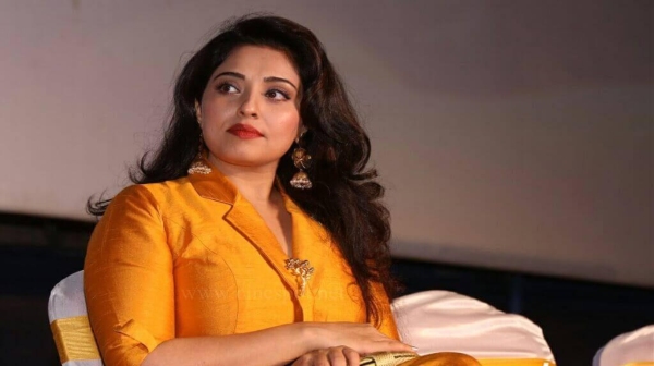 actress Mumthaj in an interview has made a fervent request that please do not use the photos
