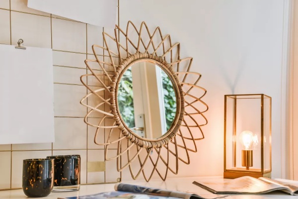 Do you know where to keep the mirror in home