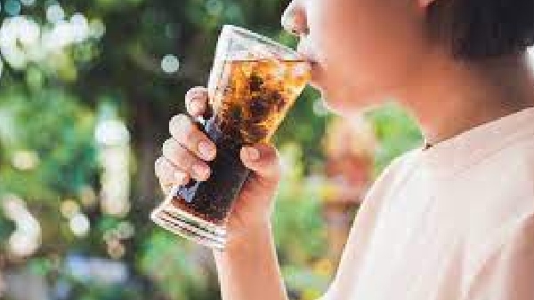 Doctors warn that drinking artificial drinks can lead to many problems