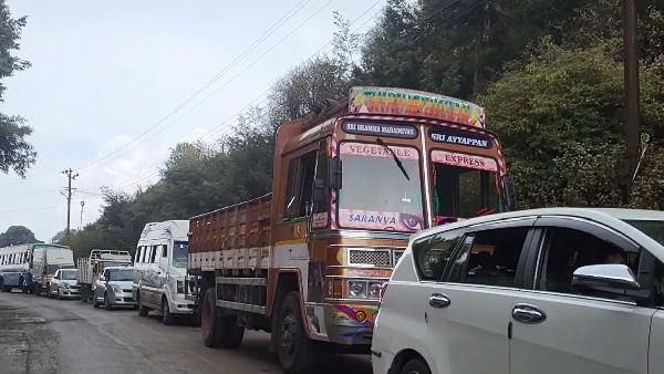 Very heavy traffic on Ooty main roads as many tourists flock due to long weekend