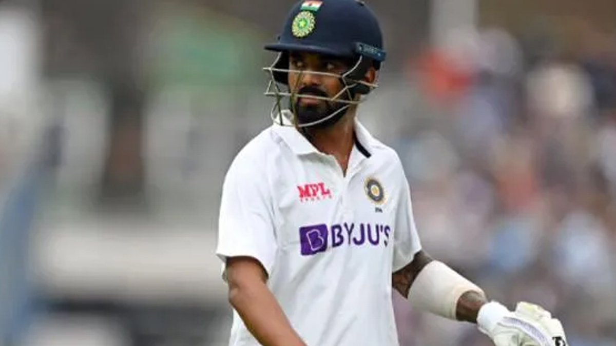 4 வீரர்கள் 