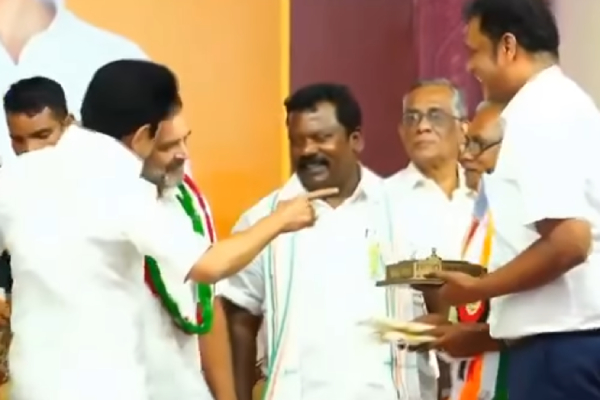 Mk Stalin Introduces Minister TRB Rajaa to Rahul Gandhi During Lok Sabha Election Campaign