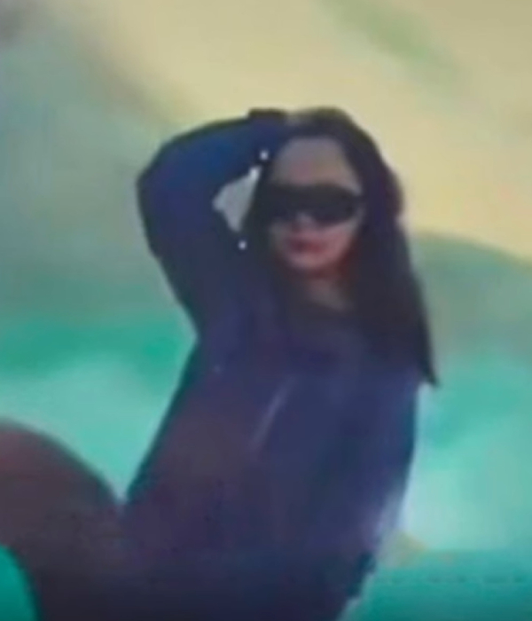 Who is this Pity Chinese woman and fell down into Indonesia Volcano due to Selfie Video