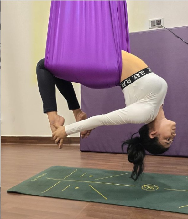 actress Farina Azad the photos that he recently posted Instagram page