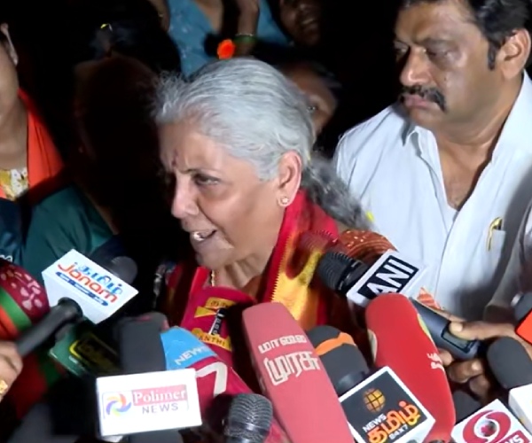 Nirmala Sitharaman feels leg pain in the middle of the interview in Coimbatore