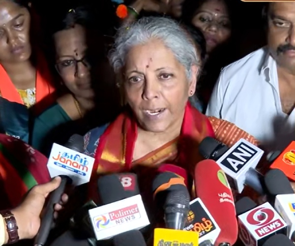 Nirmala Sitharaman feels leg pain in the middle of the interview in Coimbatore