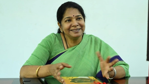 Kanimozhi appeals to vote in the elections with the spirit of the second freedom struggle Kanimozhi appeals to vote in the elections with the spirit of the second freedom struggle