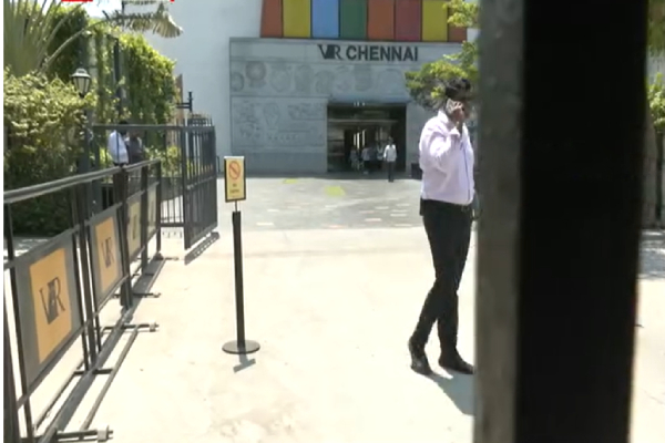 Bomb threat to Chennai V R Mall which is near Thirumangalam Bomb threat to Chennai V R Mall which is near Thirumangalam