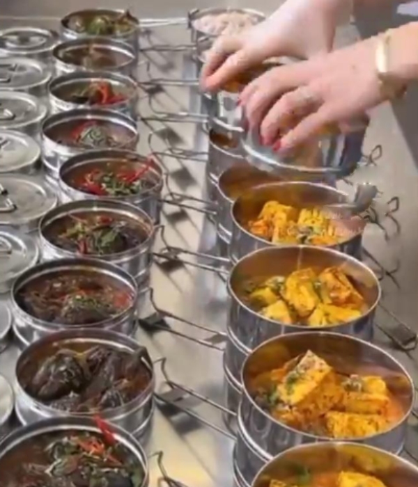 London s Tiffin Service Inspired By Mumbai Dabbawala System Anand Mahindra reacts