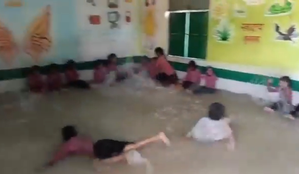 A classroom turned into a swimming pool due to the heat in Uttar Pradesh