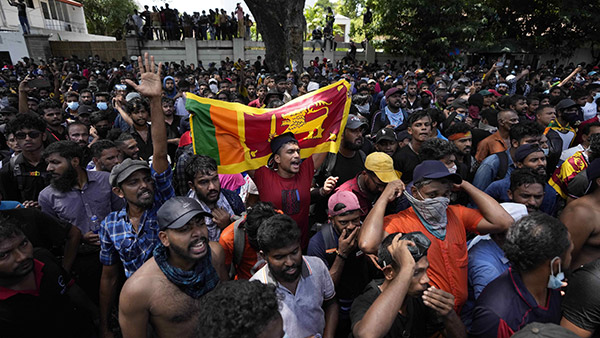 அரசின் தவறான முடிவுகள்