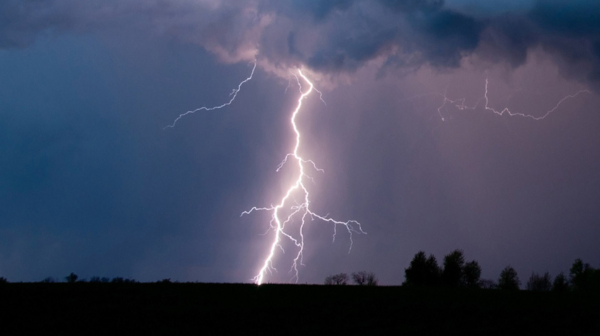 Chance of rain with thunder and lightning in 5 districts in Tamil Nadu in next 2 hours