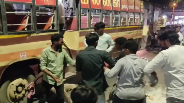Youths attacked government bus driver in kumbakonam